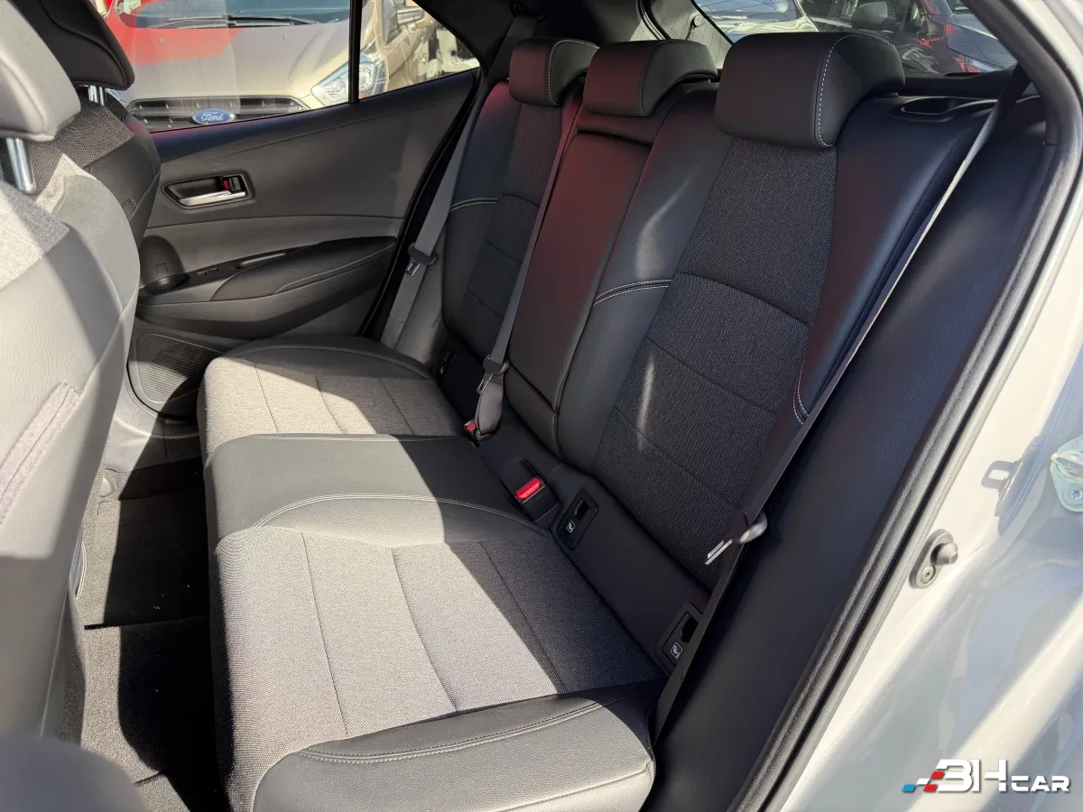 Toyota Corolla - photo 13