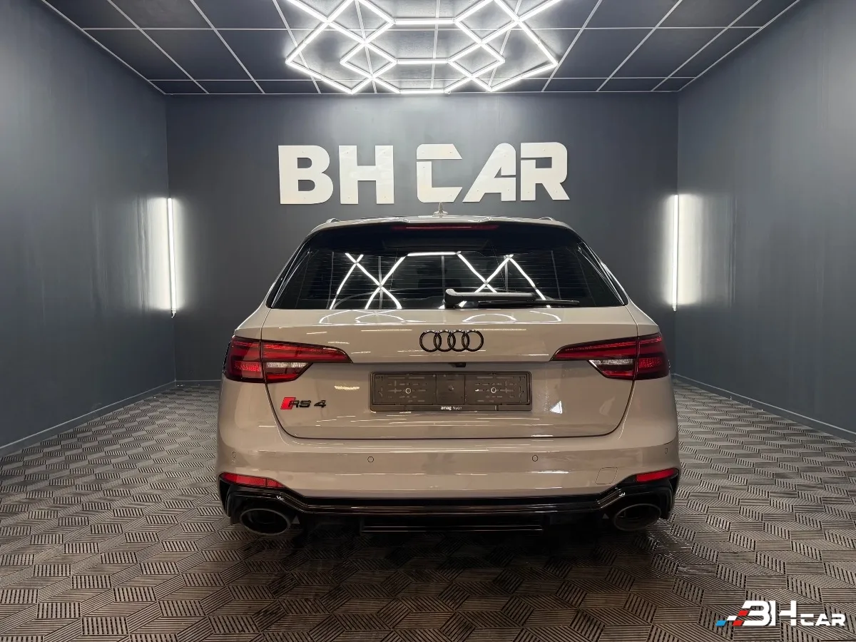 Audi Rs4 - photo 11