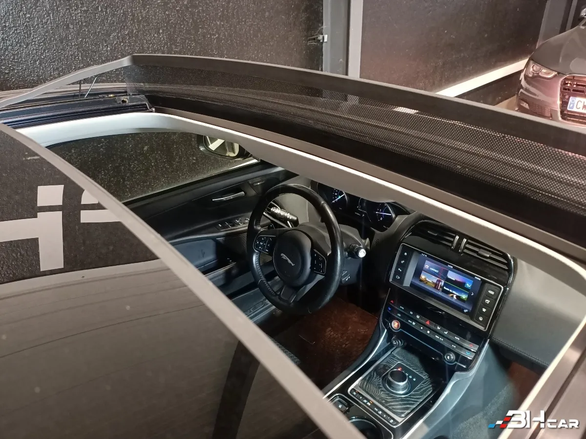 Jaguar Xe - photo 7
