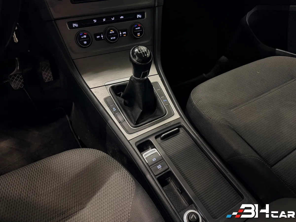 Volkswagen Golf - photo 16