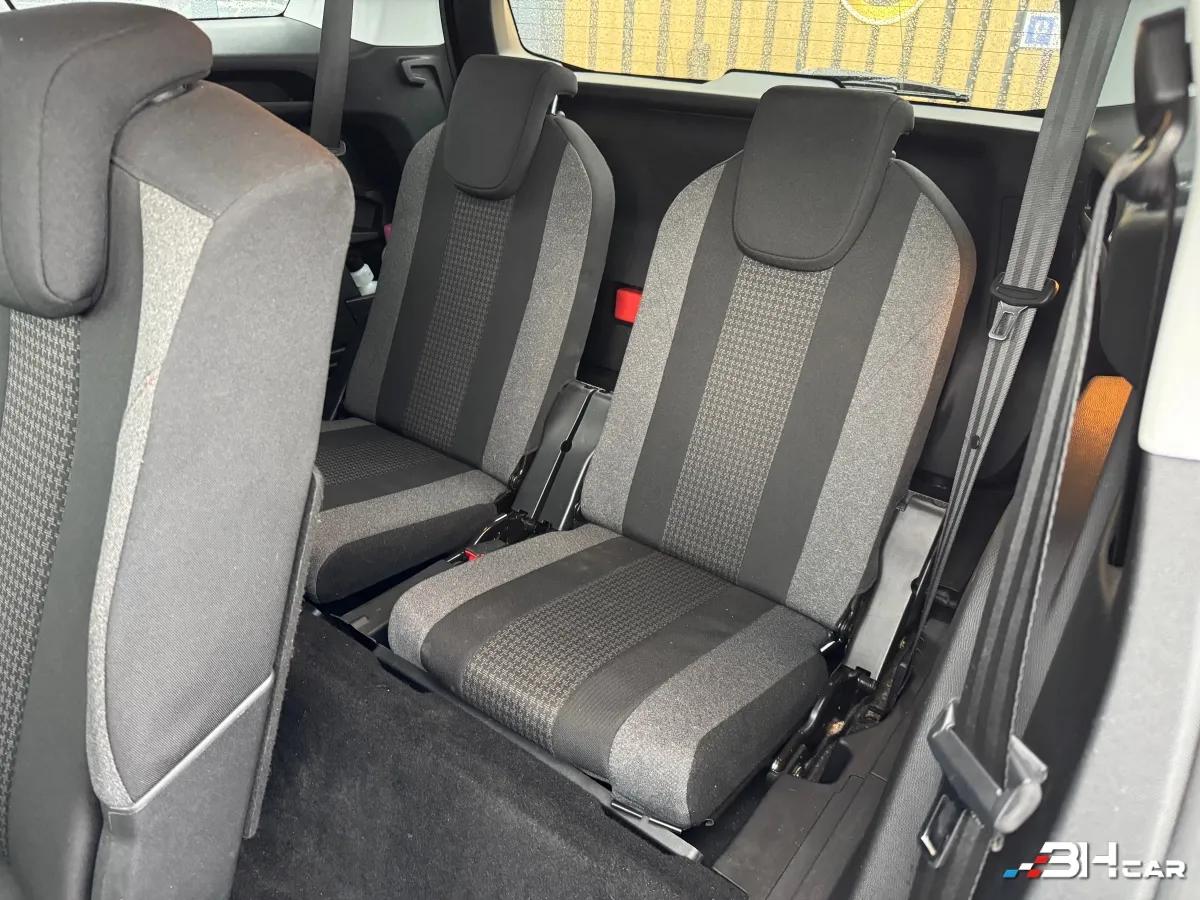 Aperçu indisponible de Peugeot 5008