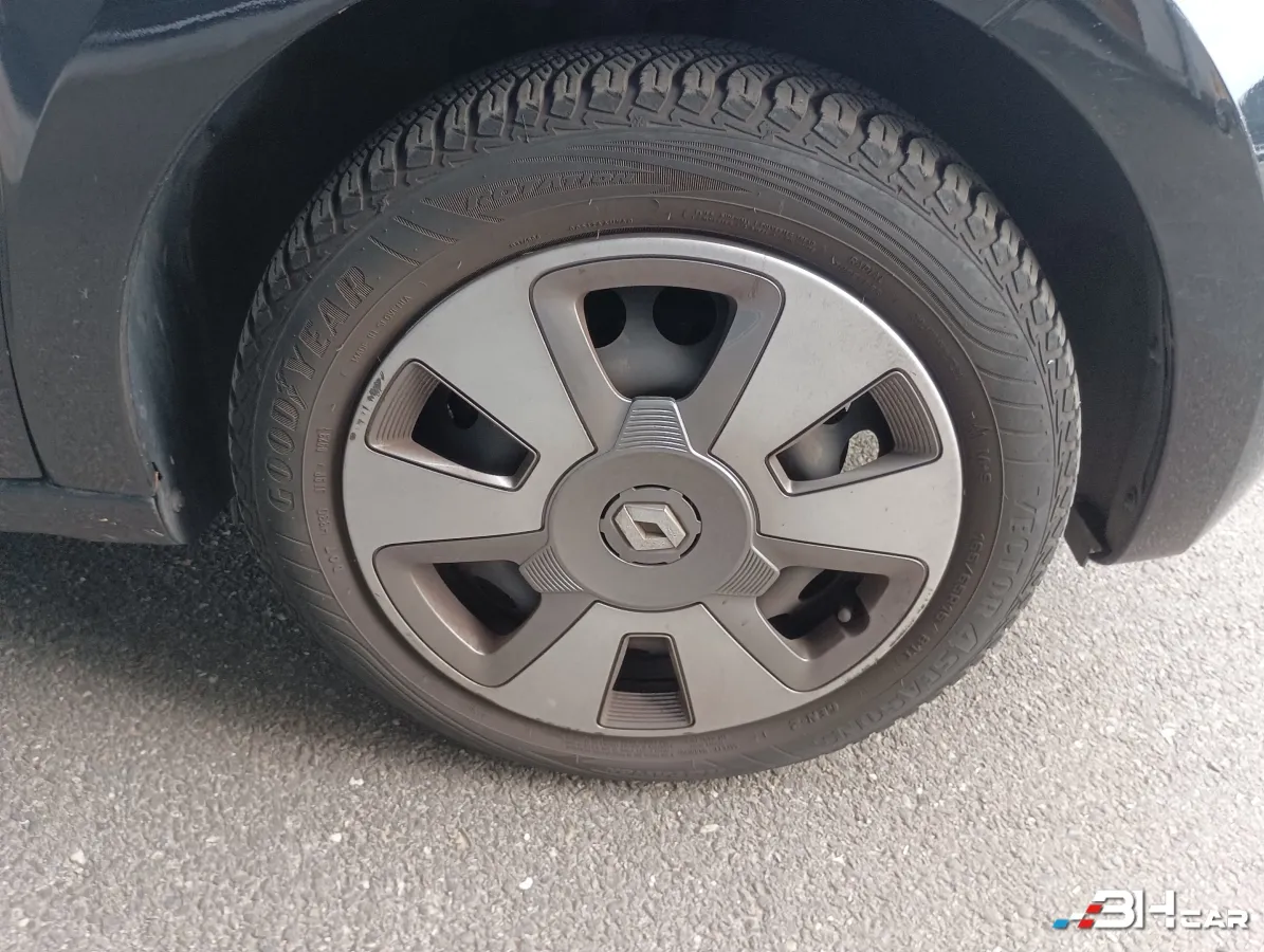 Renault Twingo - photo 13