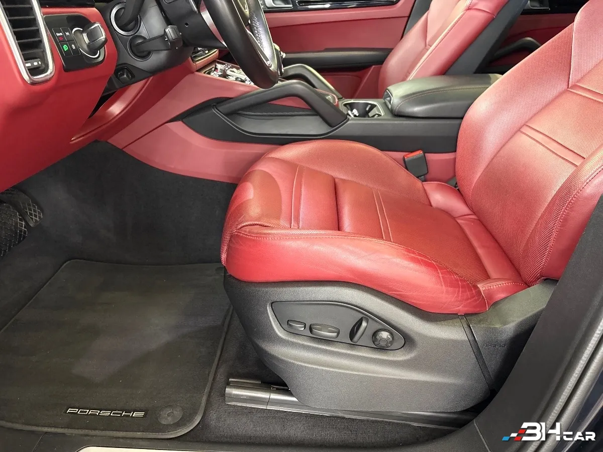 Porsche Cayenne - photo 8