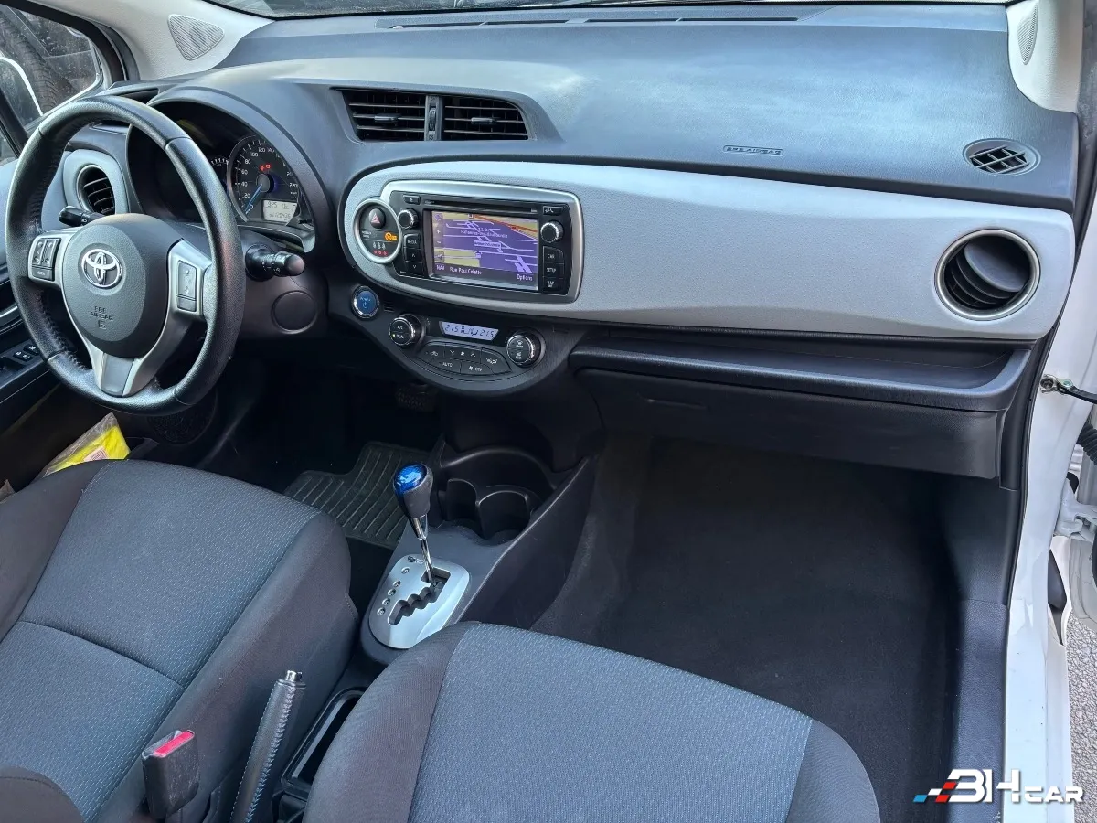 Toyota Yaris - photo 11