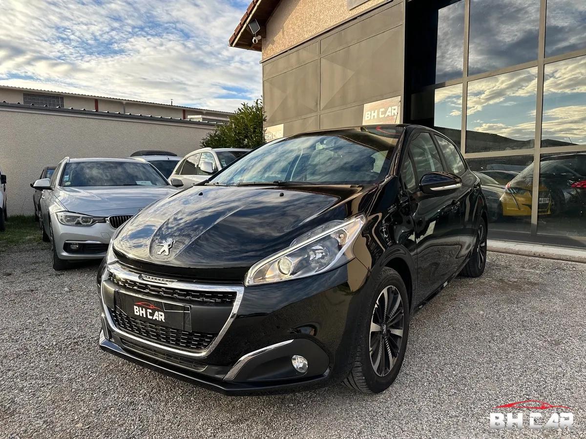 Image: Peugeot 208 1.2 82cv TECH EDITION - Siège chauffant