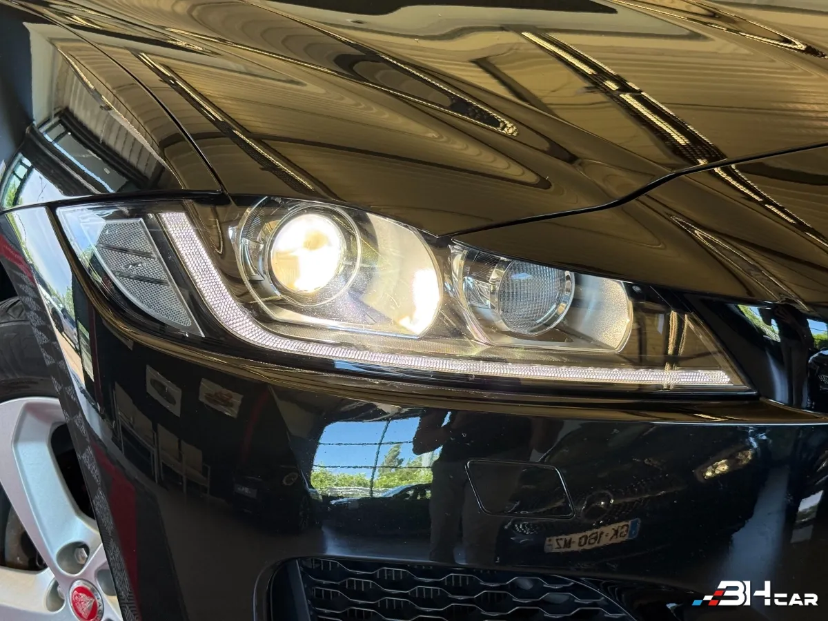 Jaguar F-pace - photo 21