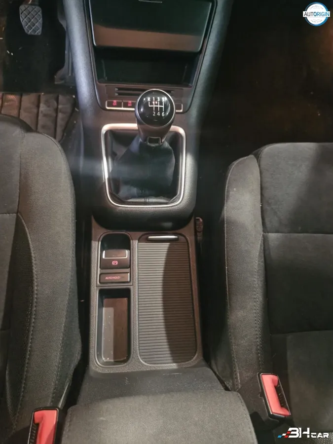 Volkswagen Tiguan - photo 22