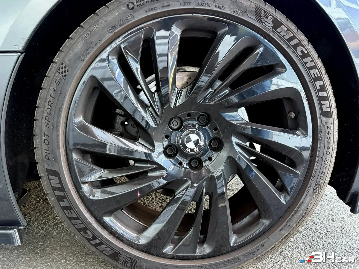 Bmw I8 - photo 21