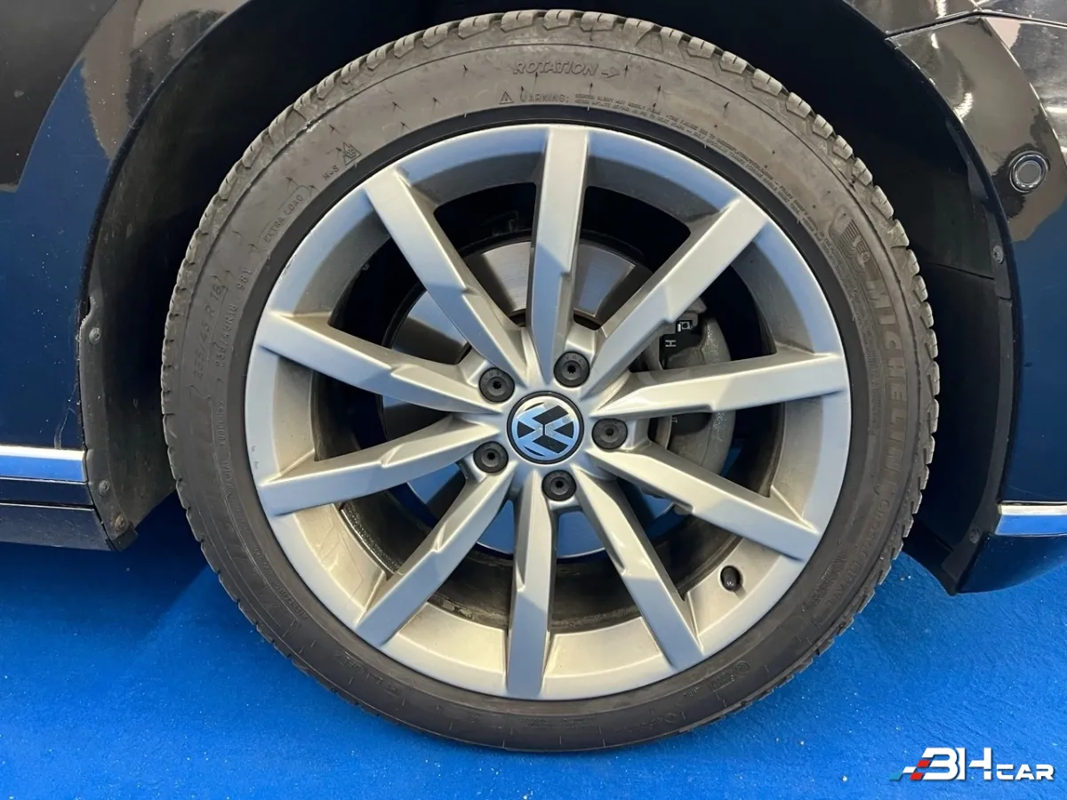 Volkswagen Passat - photo 9