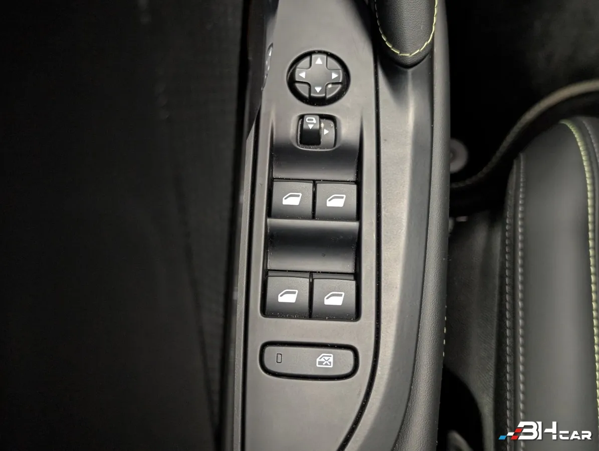Peugeot 208 - photo 16