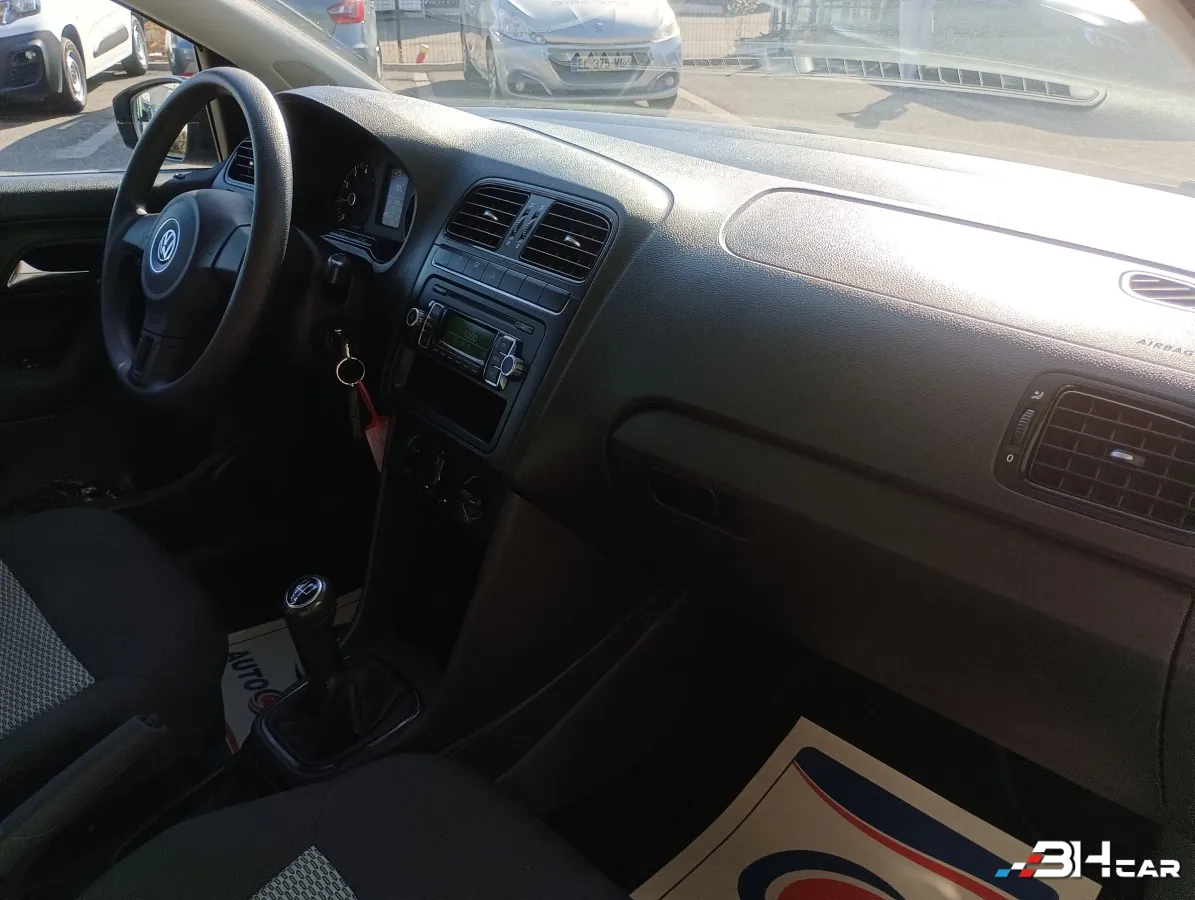 Volkswagen Polo - photo 16
