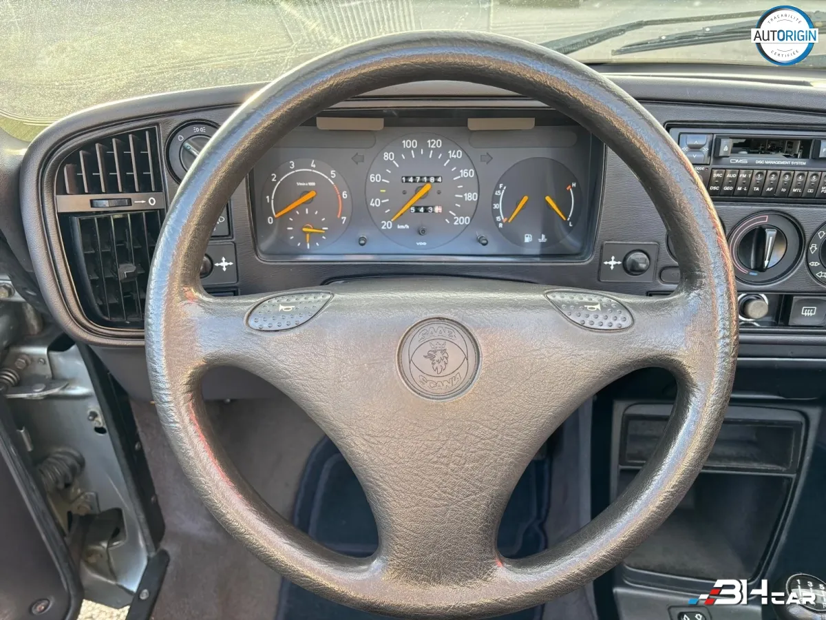 SAAB 900 - photo 12