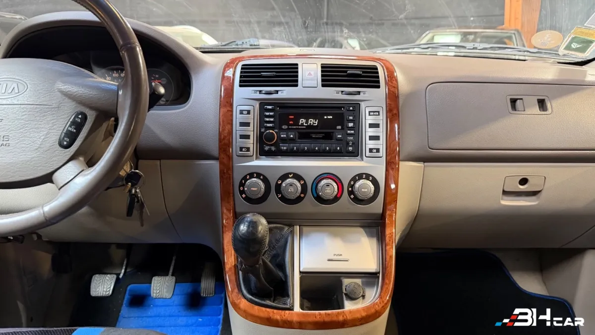 Kia Carnival - photo 28
