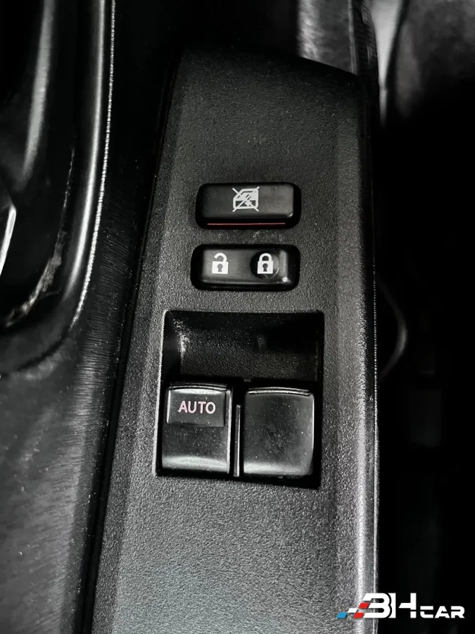 Toyota Yaris - photo 15