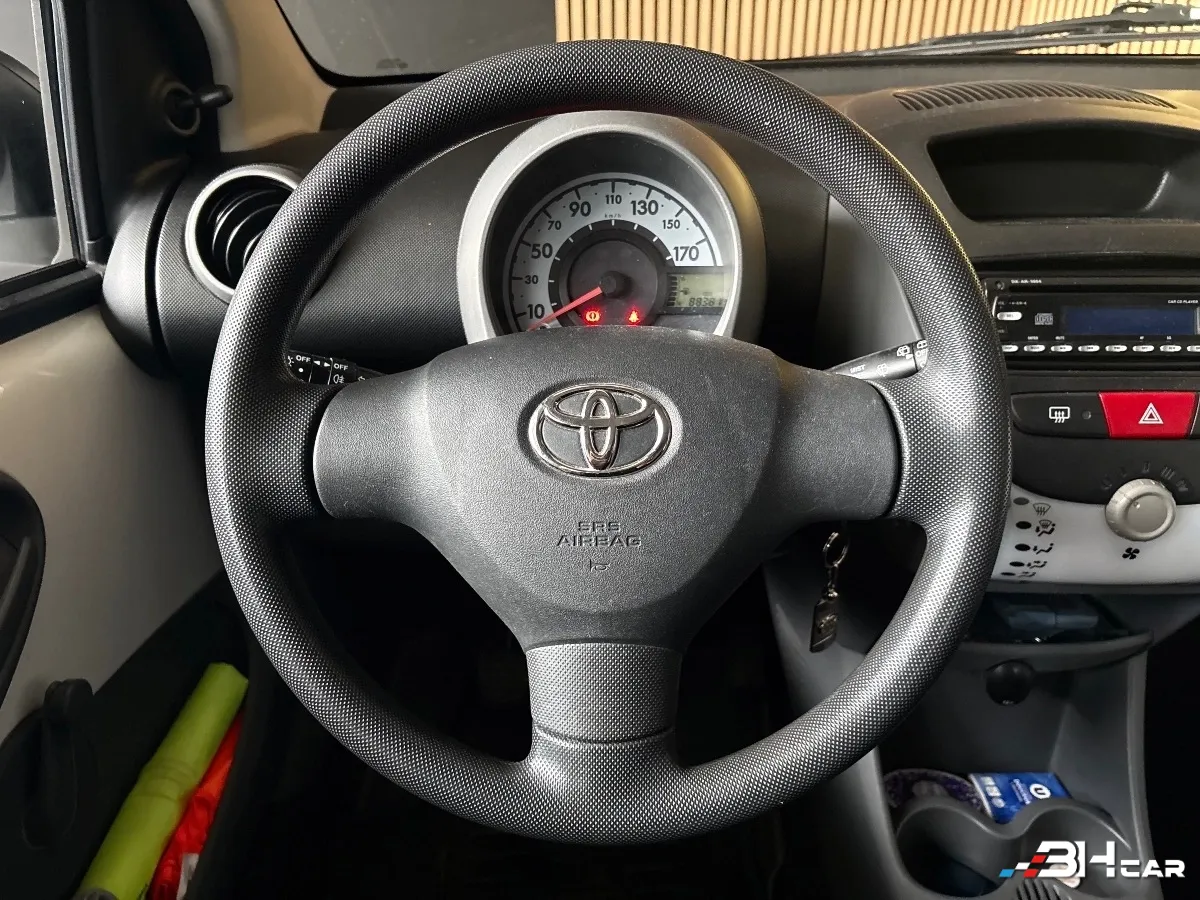 Toyota Aygo - photo 8