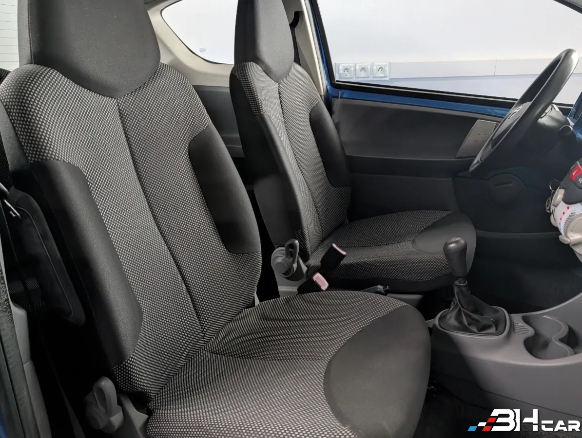 Toyota Aygo - photo 9
