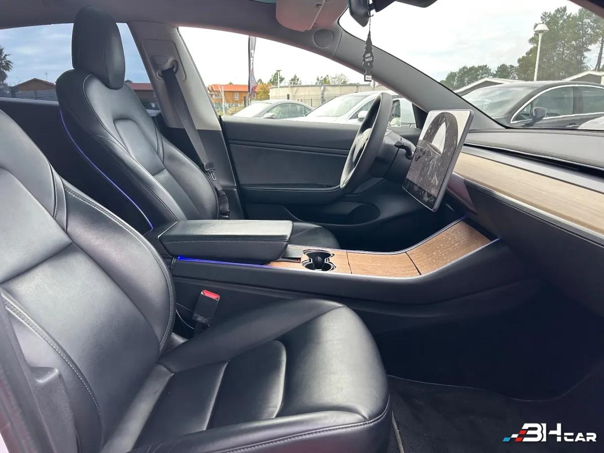 Aperçu indisponible de Tesla Model-3