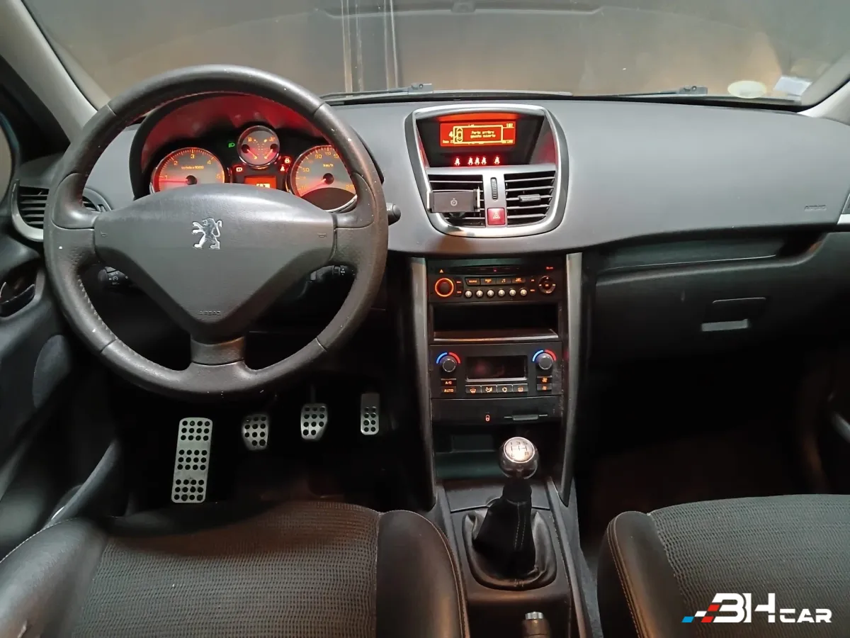 Peugeot 207 - photo 12