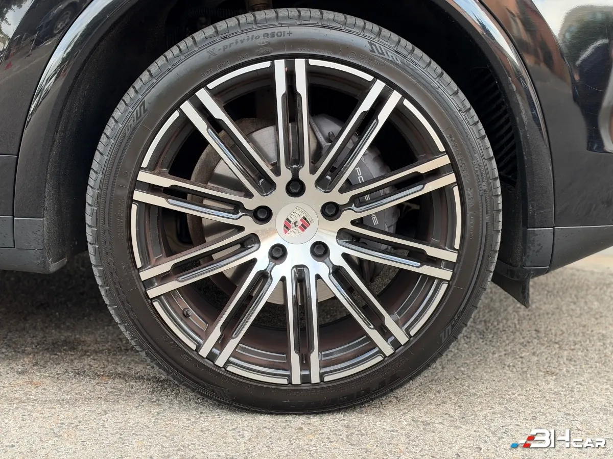 Porsche Cayenne - photo 28