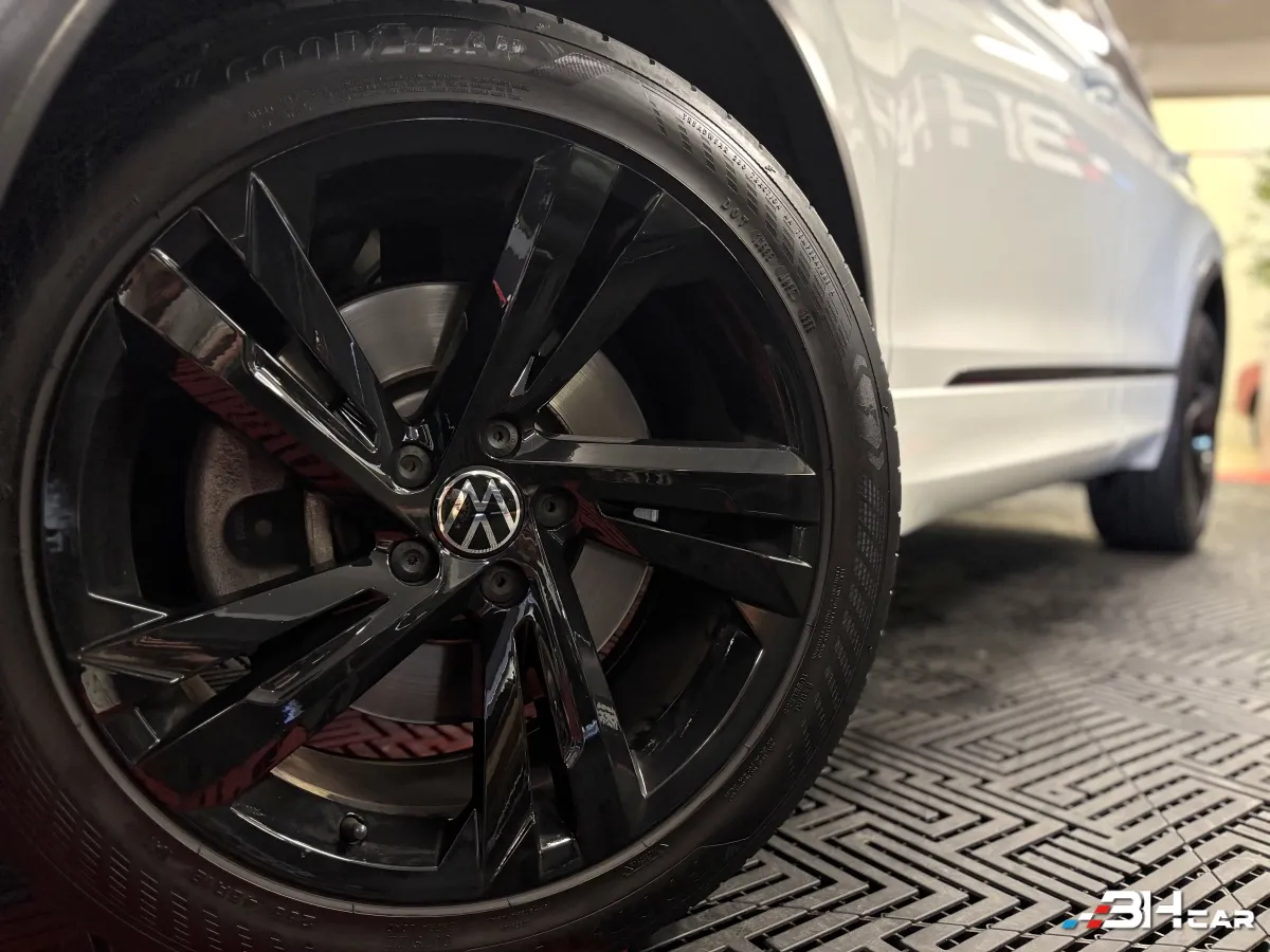Volkswagen Tiguan - photo 8