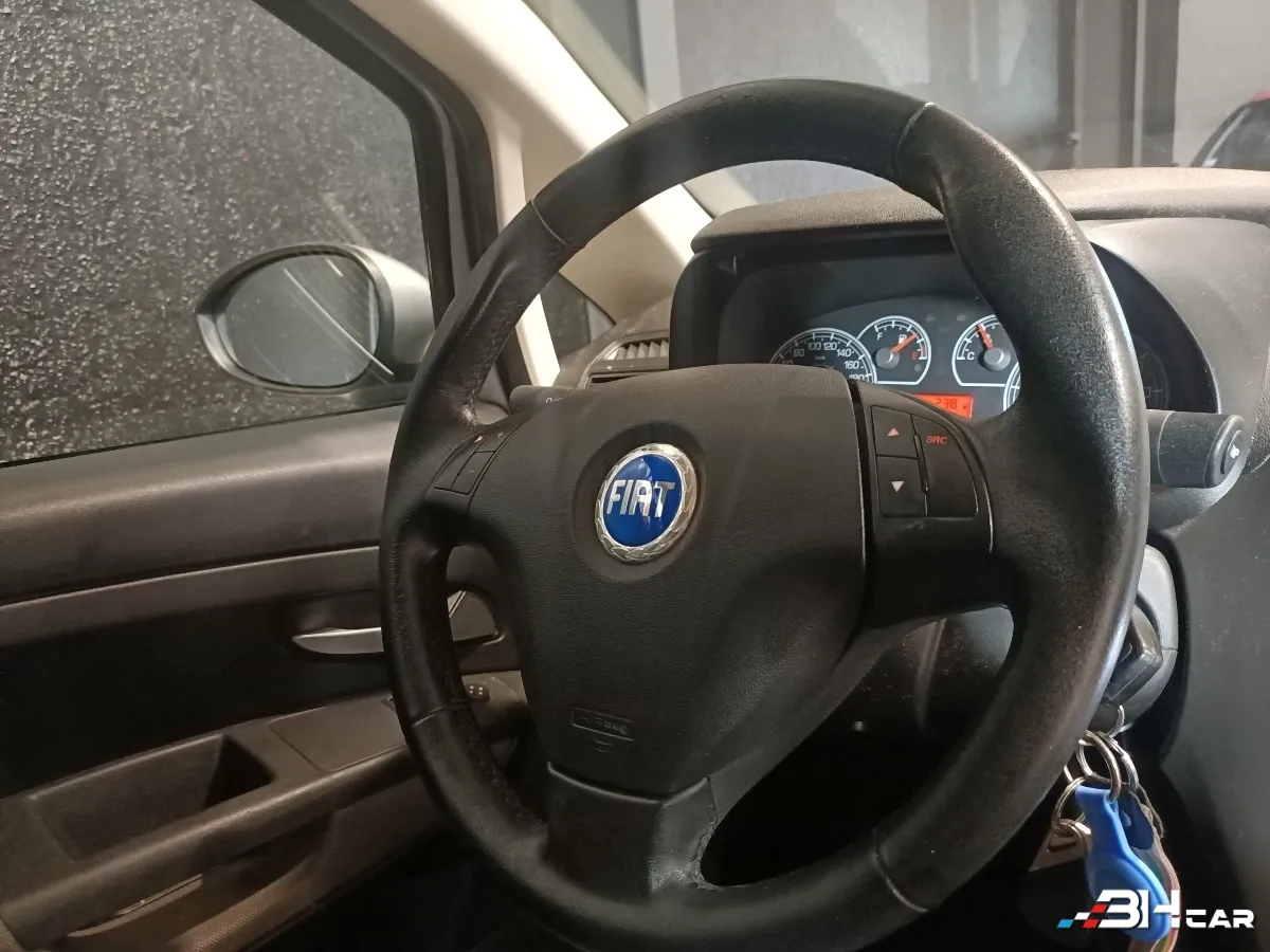 Fiat Grande Punto - photo 12