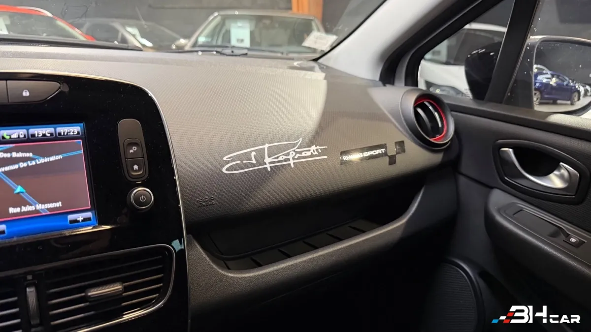 Renault Clio - photo 26