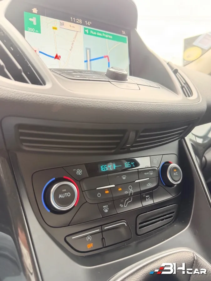Ford Kuga - photo 10