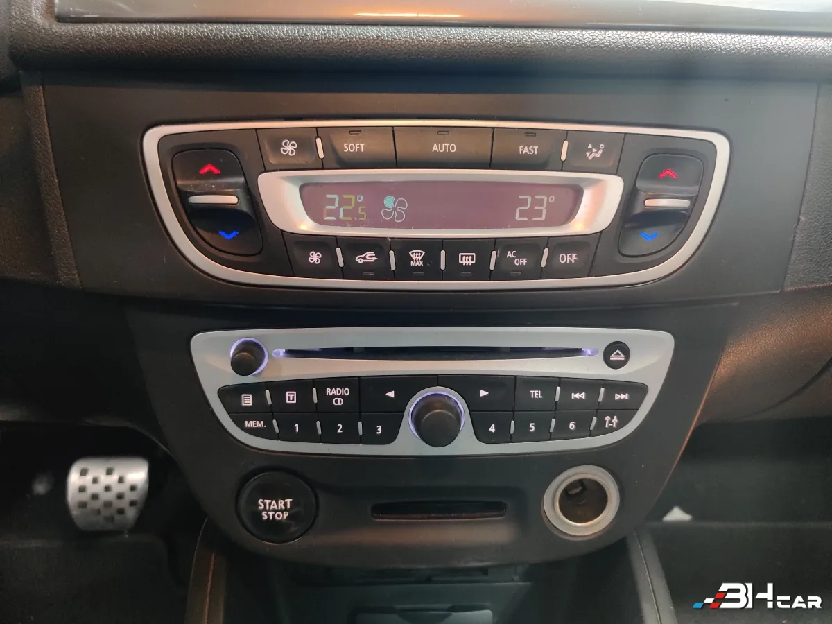 Renault Megane - photo 12