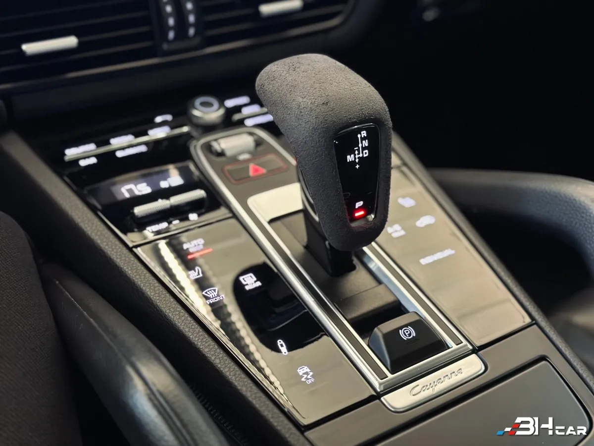 Porsche Cayenne - photo 18
