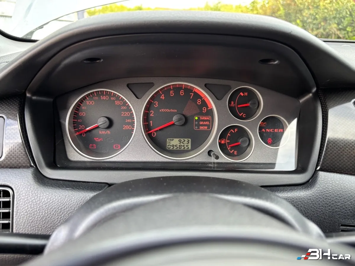 Mitsubishi Lancer - photo 23