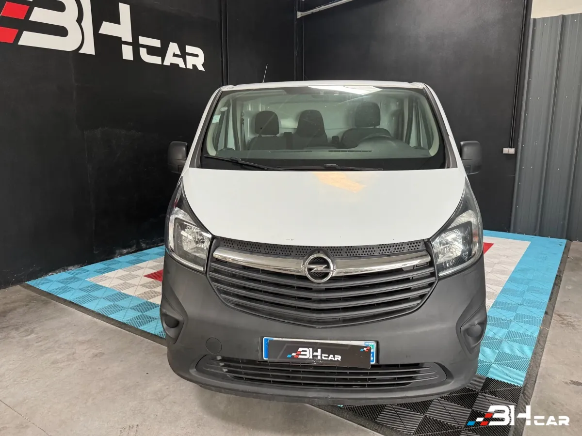 Opel Vivaro Vu - photo 3