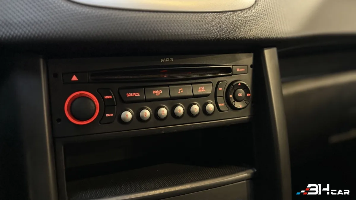 Peugeot 207 - photo 23