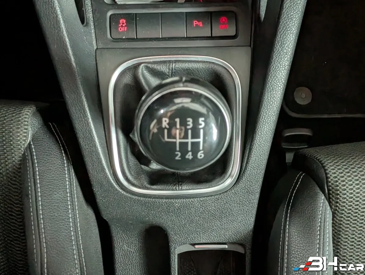 Volkswagen Scirocco - photo 16