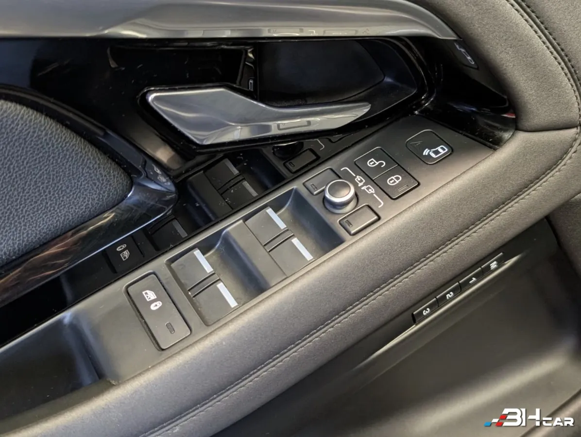 Land Rover Range Rover Evoque - photo 27