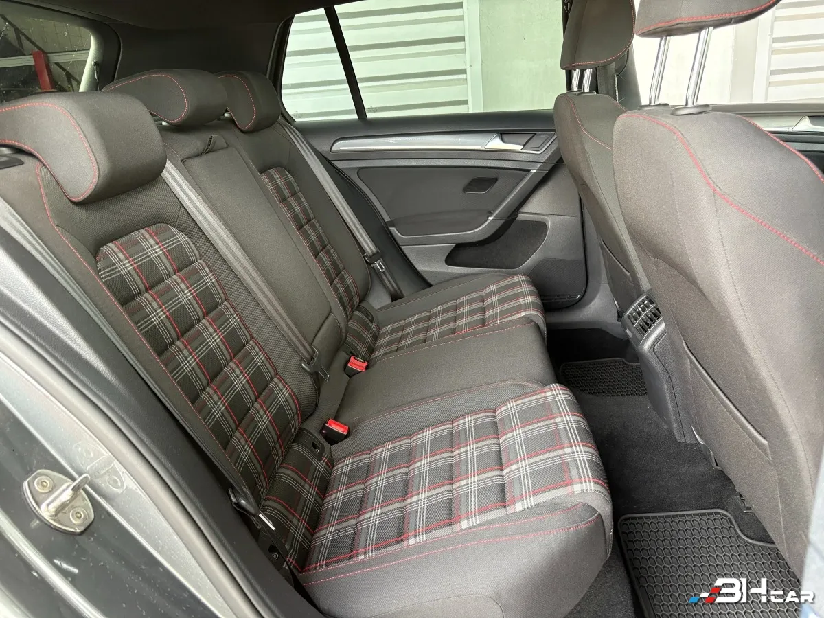 Volkswagen Golf - photo 11