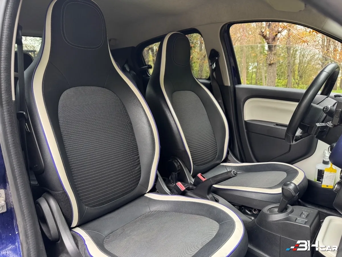 Renault Twingo - photo 13