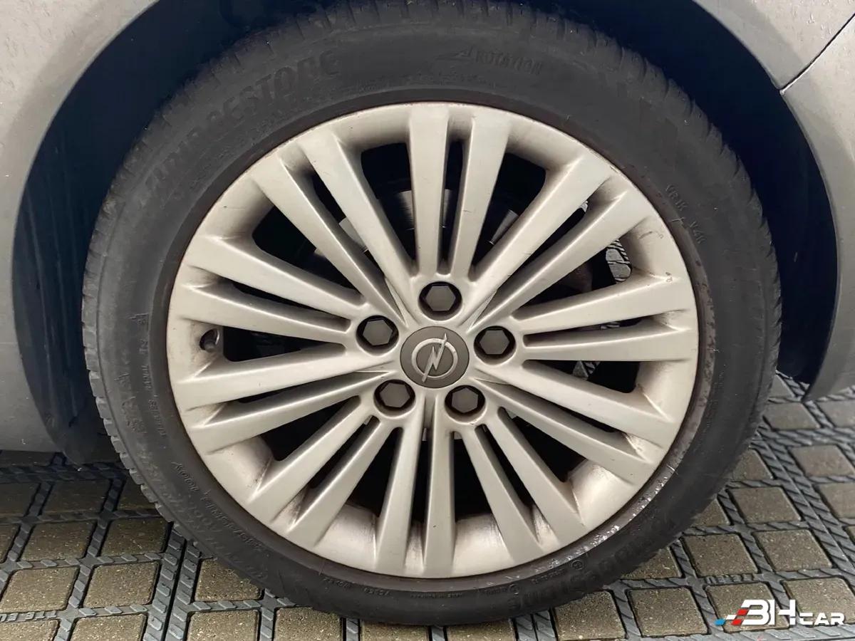 Aperçu indisponible de Opel Insignia