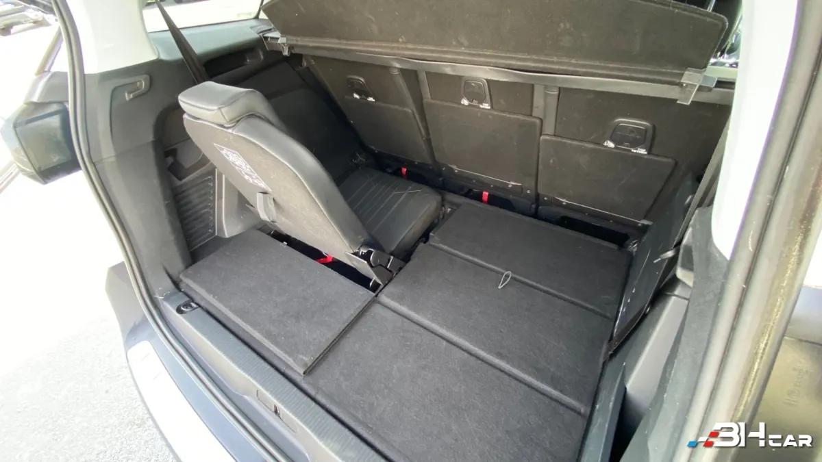 Aperçu indisponible de Peugeot 5008