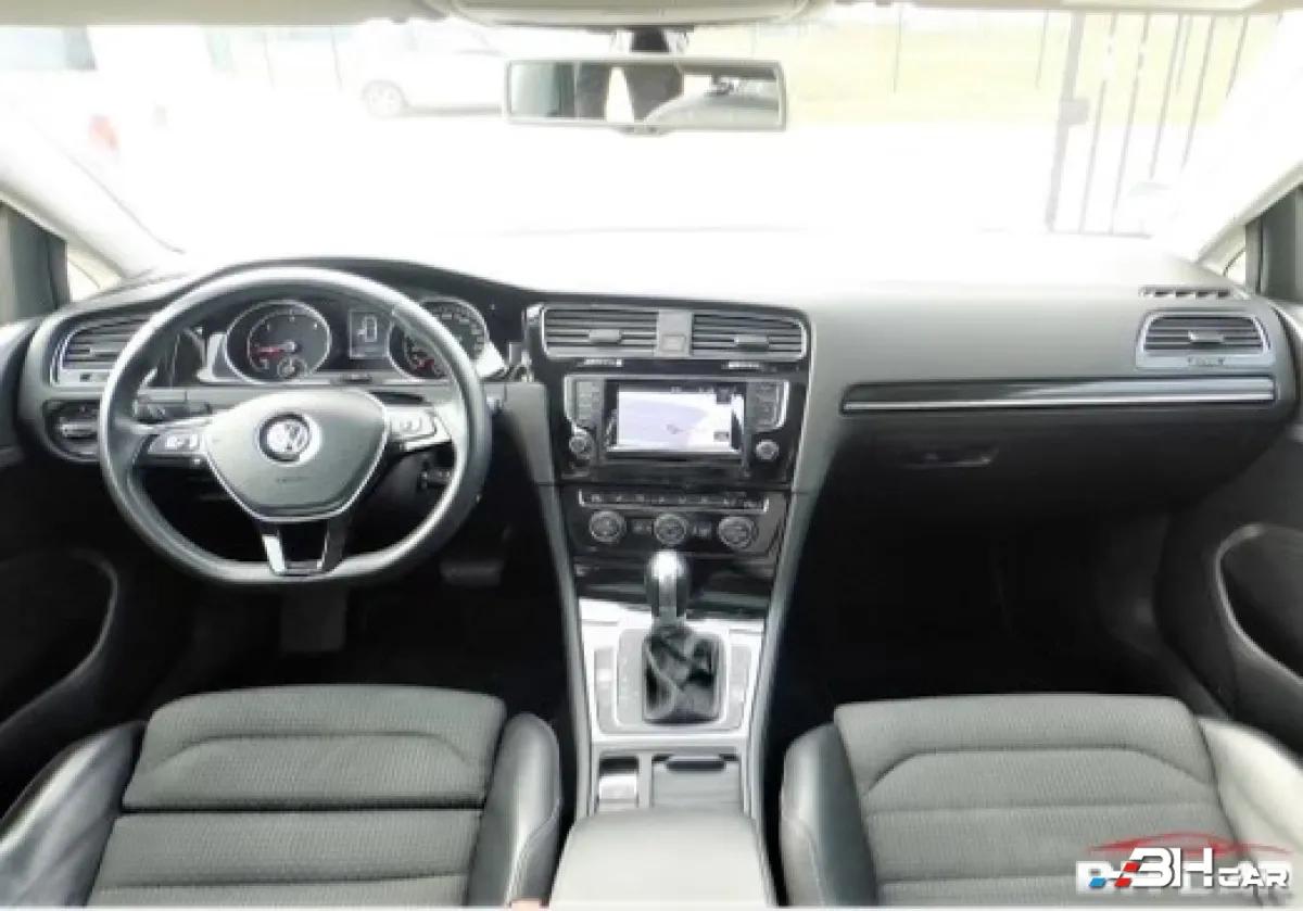 Aperçu indisponible de Volkswagen Golf