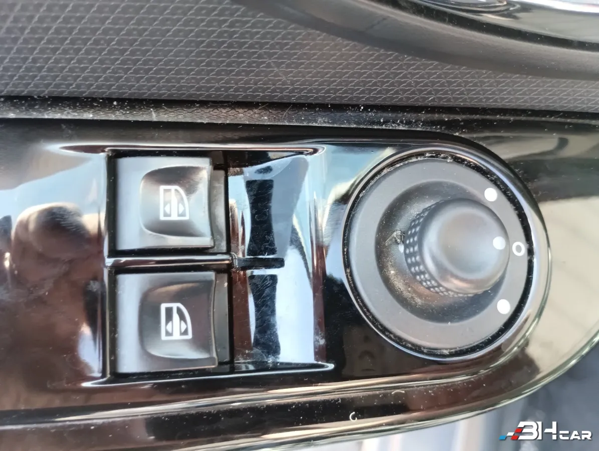 Renault Clio - photo 24
