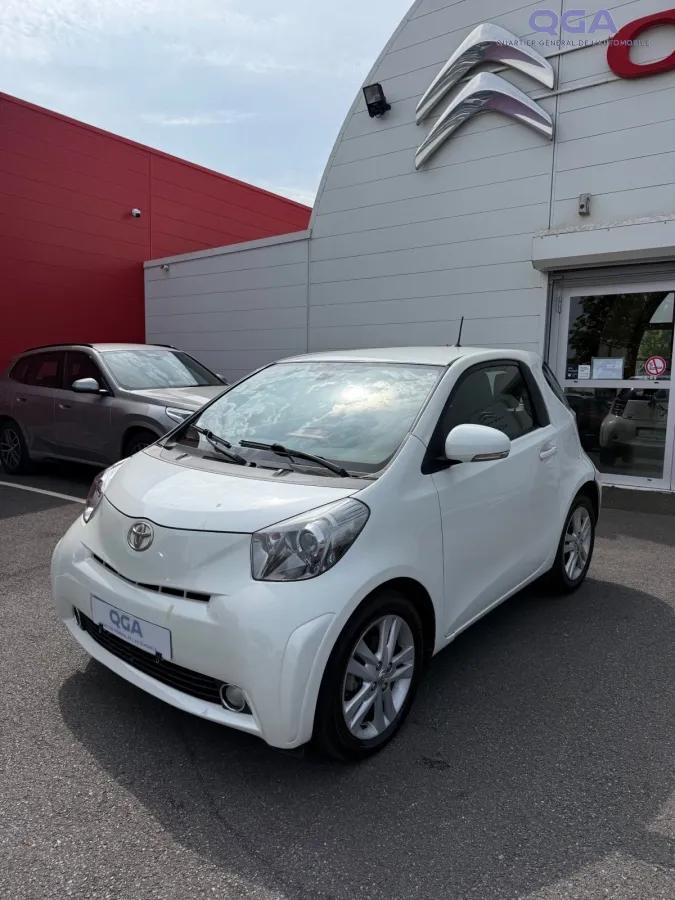 Toyota iQ