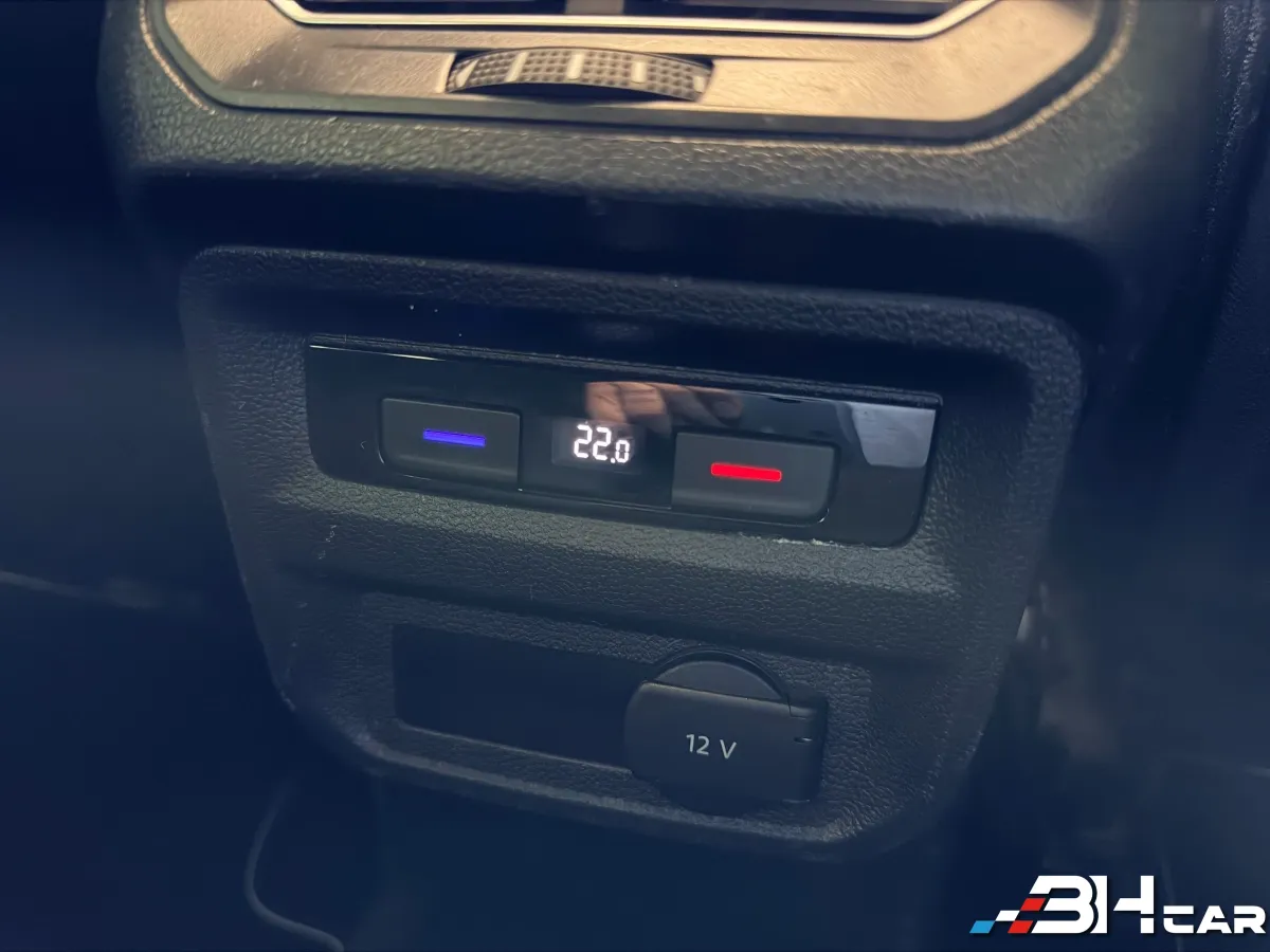 Volkswagen Tiguan - photo 24