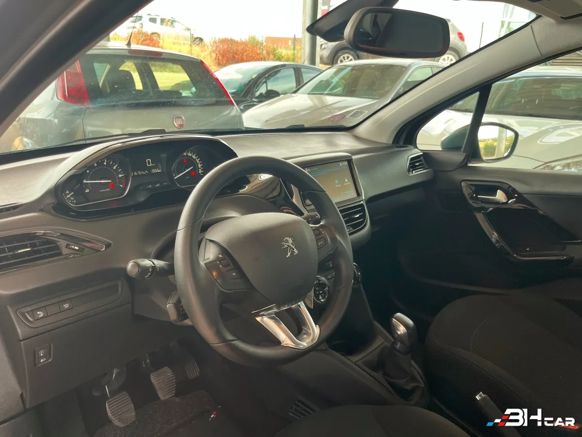 Peugeot 208 - photo 11