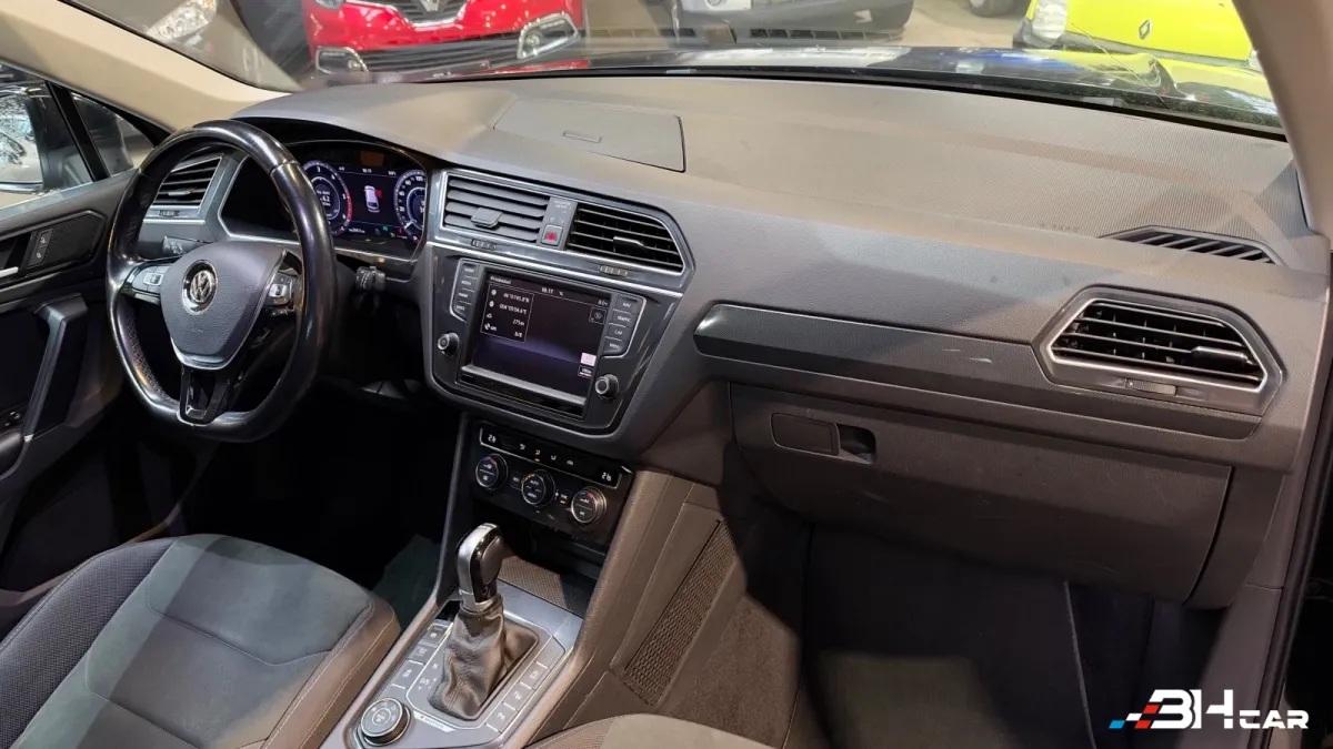 Volkswagen Tiguan - photo 22