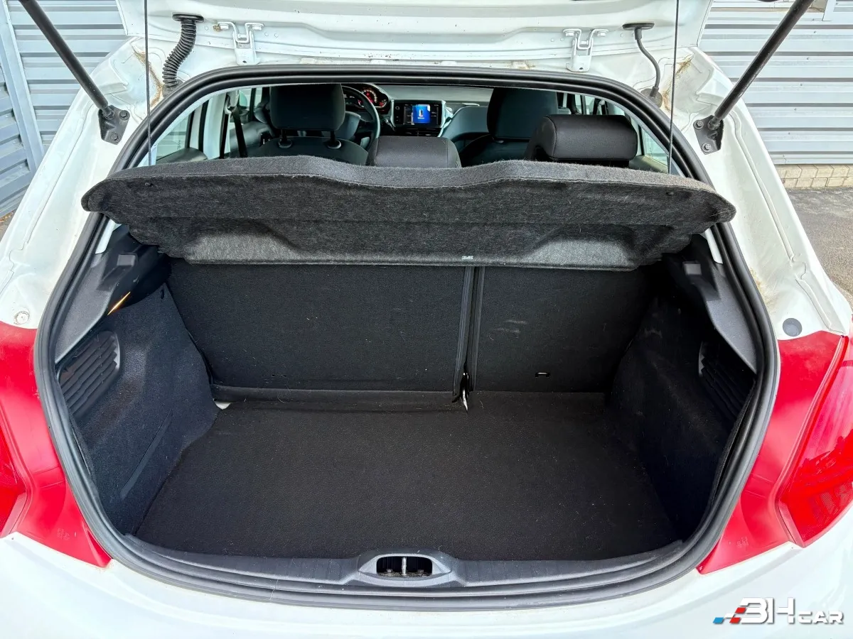 Peugeot 208 - photo 15