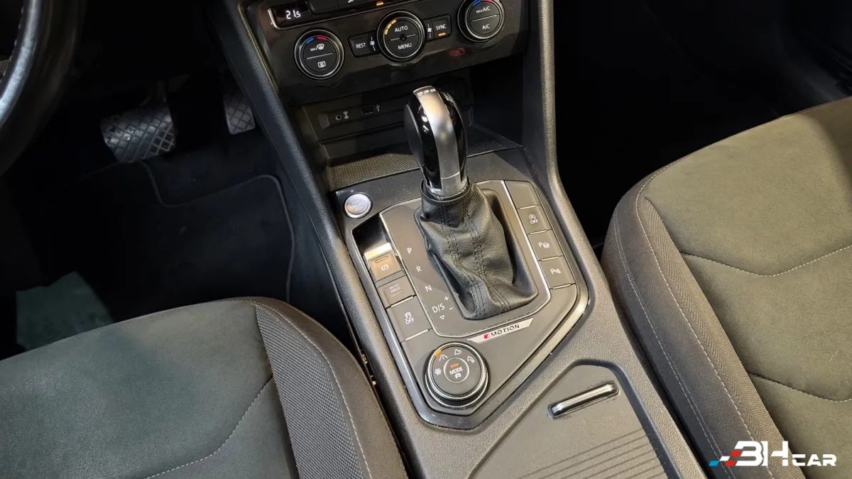 Volkswagen Tiguan - photo 29