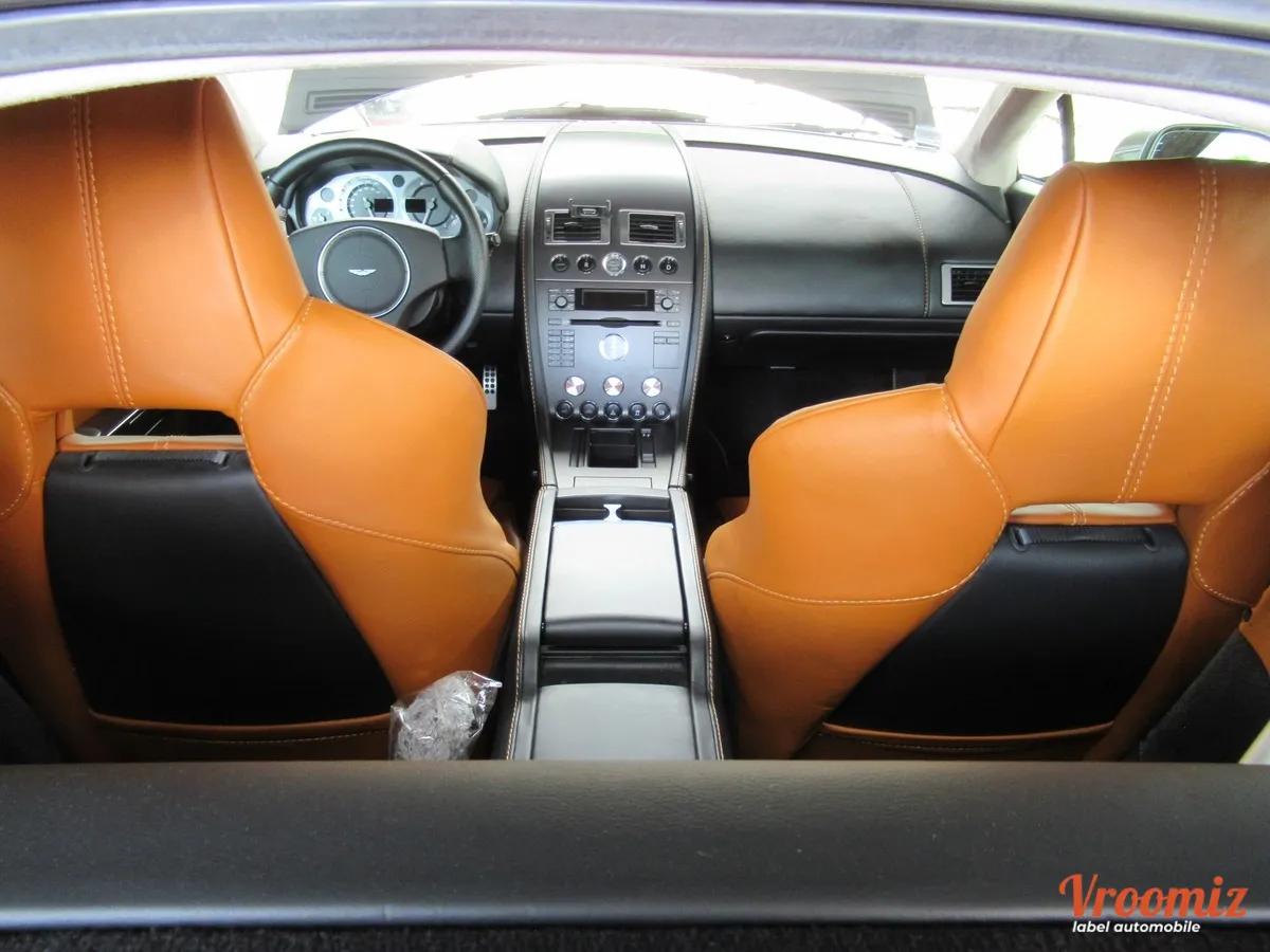 Aston Martin V8 Vantage 
