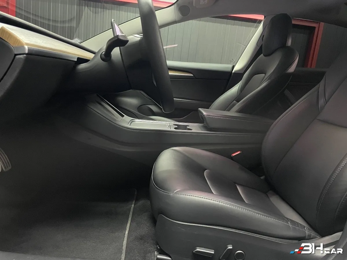 Tesla Model-3 - photo 8
