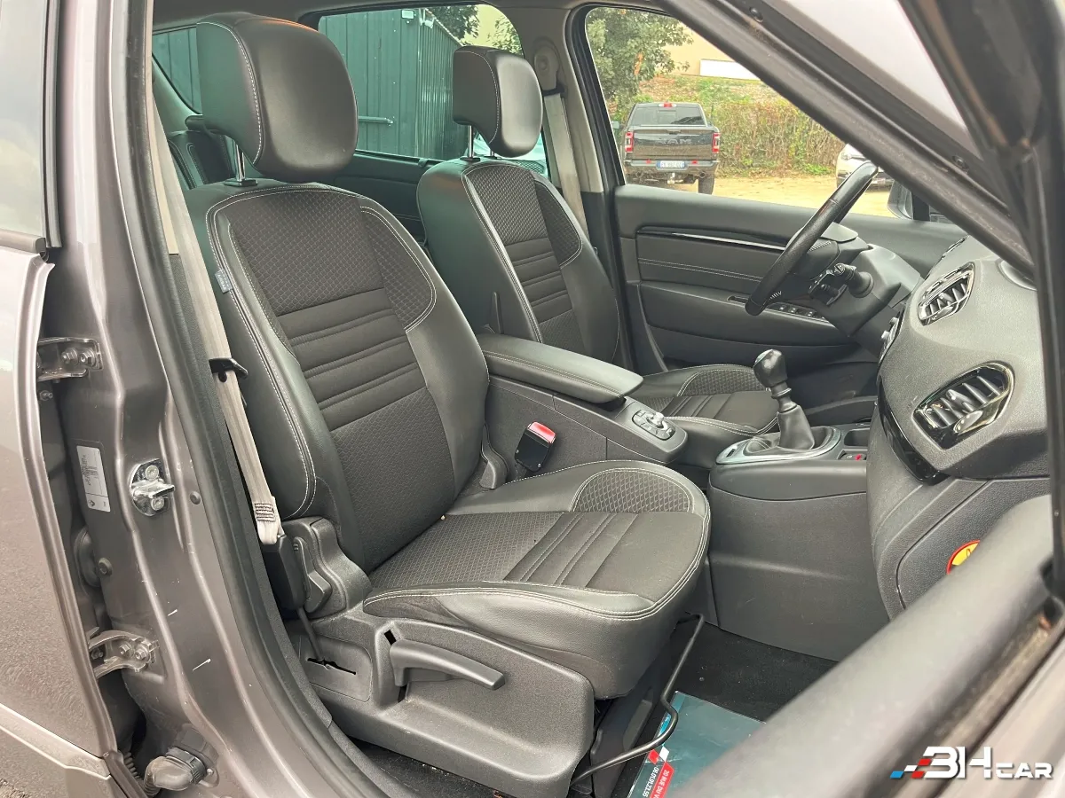 Renault Grand Scenic - photo 18