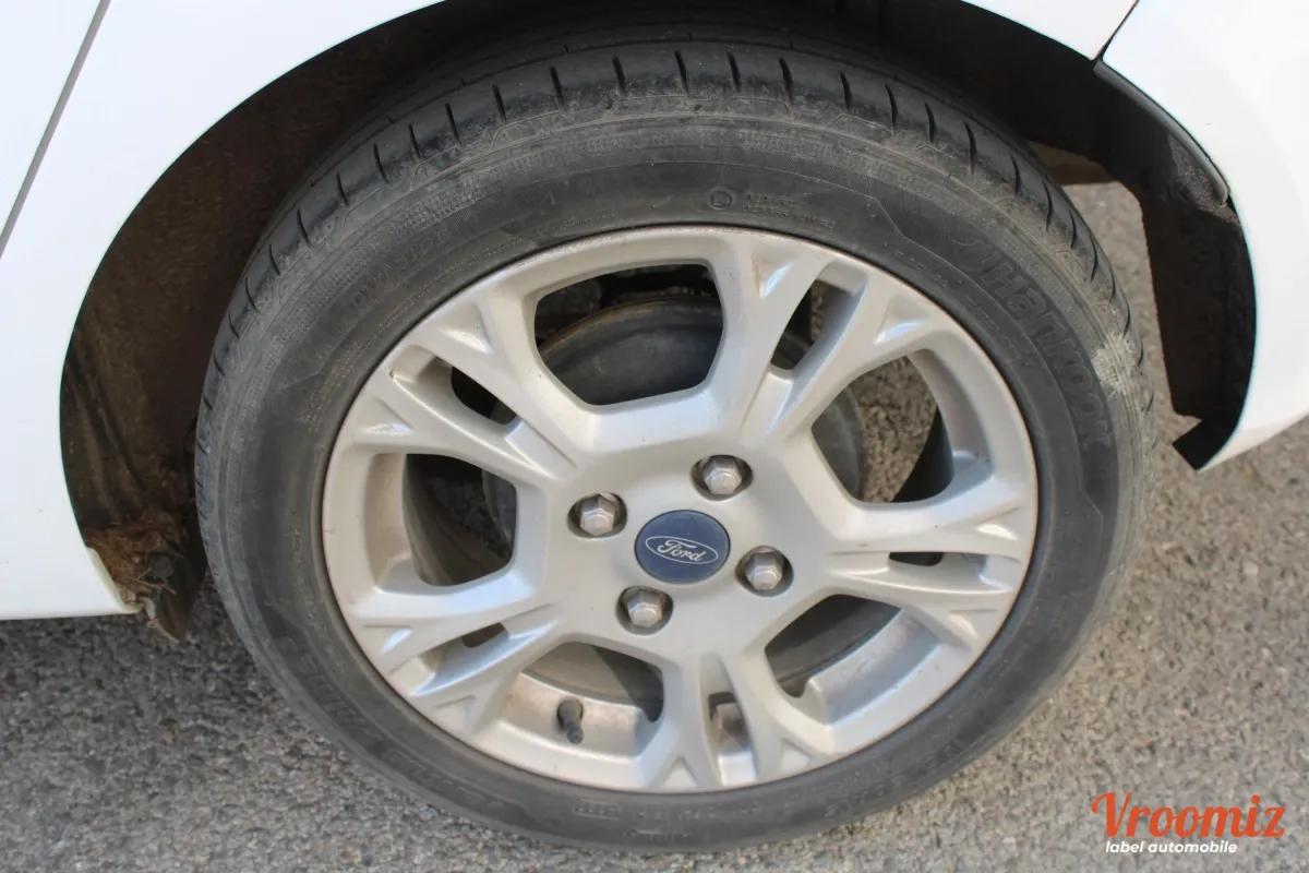 FORD FIESTA V Phase 2 ETHANOL - 1.0 ECOBOOST 100 - EDITION POWERSHIFT 5P - Garantie 12 Mois